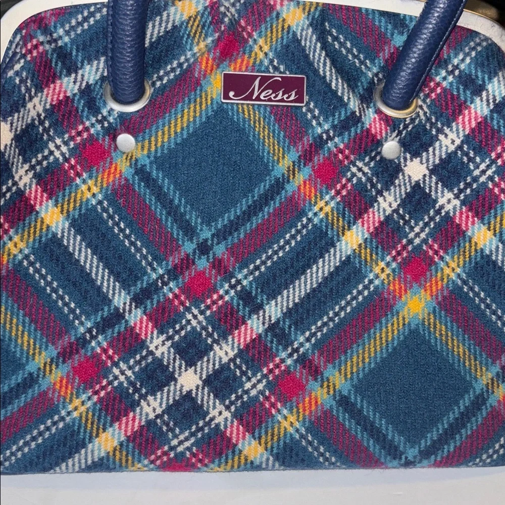 NESS BRAND..STRAIGHT FROM EDINBURGH SCOTLAND..TEAL PLAID WOOL TARTAN HAND BAG